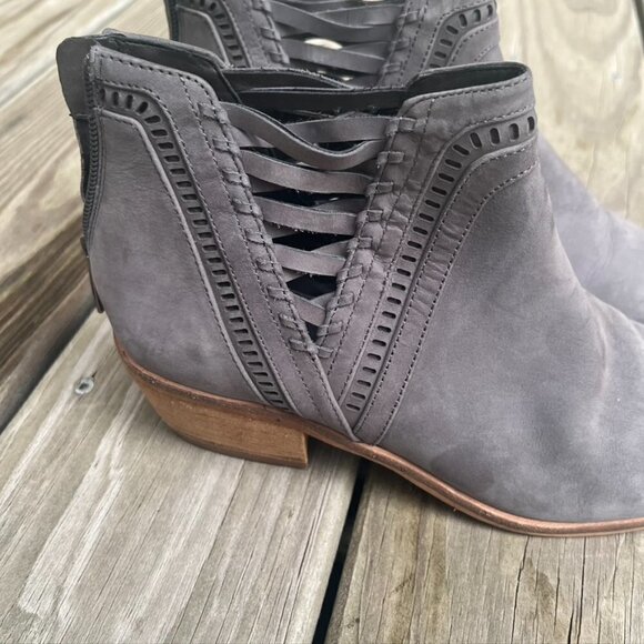 Vince Camuto Gray Leather Pimmy Ankle Boots Size 8 - Picture 2 of 11